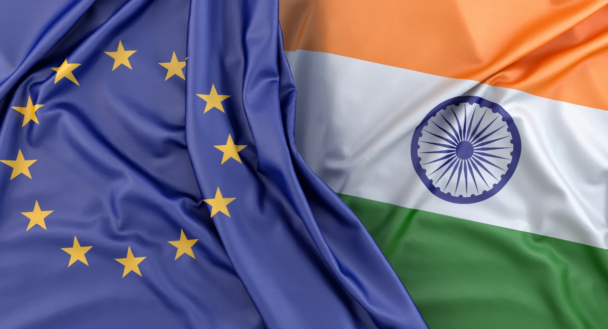 accostamento delle due bandiere di UE e India per simboleggiare il nuovo accordo di libero scambio tra i due paesi (free trade agreement)